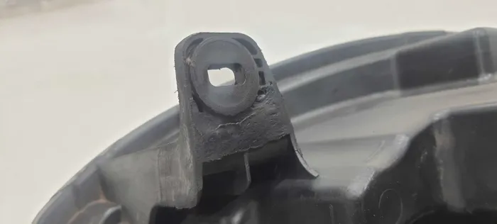 Farol Esquerdo Recuperado Nissan March 1.0 2016 22540401