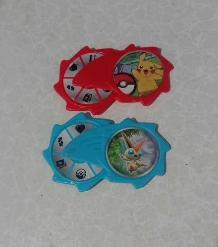 Lote 2 Spinner de batalha Pokemon McDonald's 2022