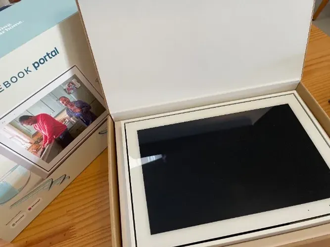 Facebook Portal - 7 polegadas - como novo 