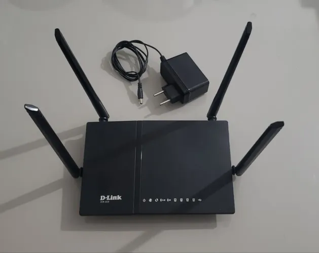 Roteador D-Link DIR-825