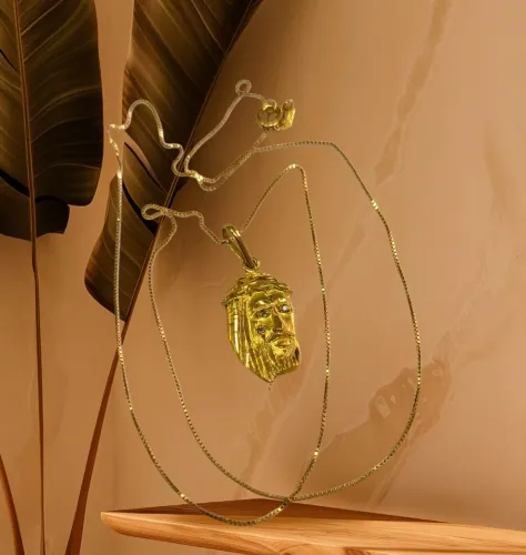 Corrente de Ouro Amarelo com Pingente (Face de Cristo)