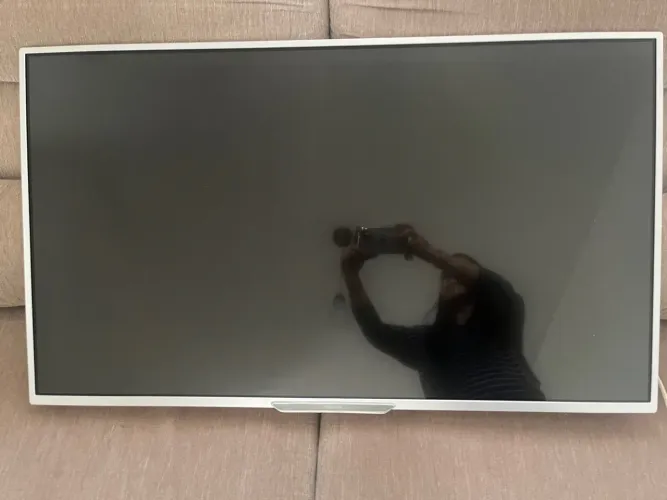 TV LED 42 polegadas Philips branca para conserto