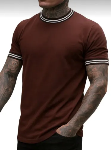 Camisa Marrom Gola e Punho 