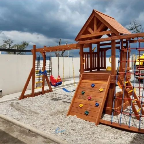Playground de eucalipto planejados