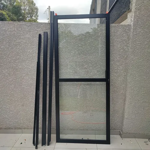 Porta de vidro e Alumínio Preto 217x92 C/ Chave