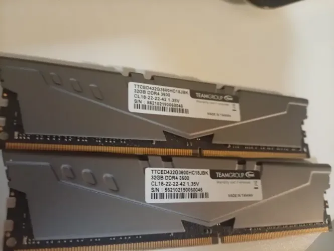 Kit Memória RAM 64 GB (2×32 GB) TeamGroup DDR4 3600 MHz