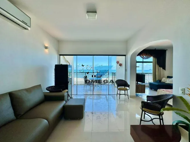 Apartamento com 5 dormitórios à venda de frente para o mar na praia das Pitangueiras em Gu