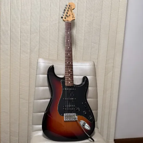 Guitarra Fender Stratocaster American Special -Caps Atomic+2Texas Special Super Conservada