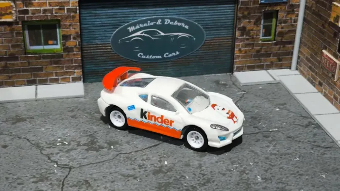 Hot Wheels Acura Custom - Kinder ovo 