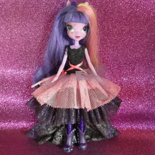 Boneca Twilight Sparkle da linha My Little Pony Equestria Girls