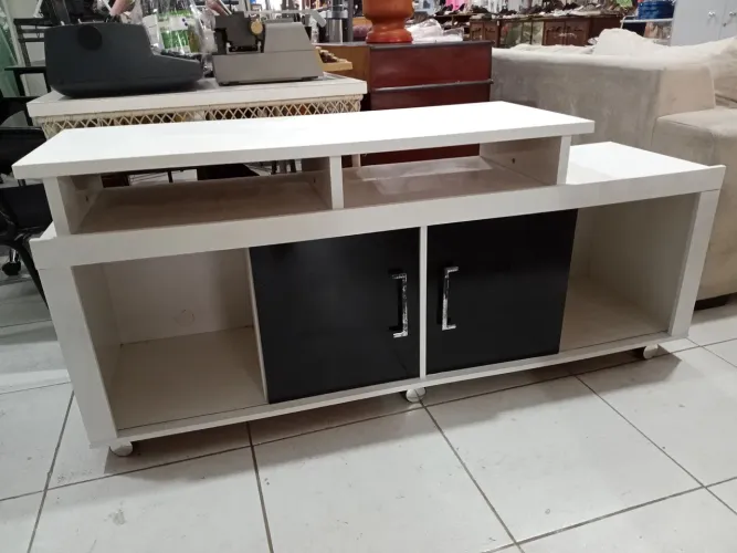 Rack Uma Gaveta e 2 Portas de Correr em MDF 