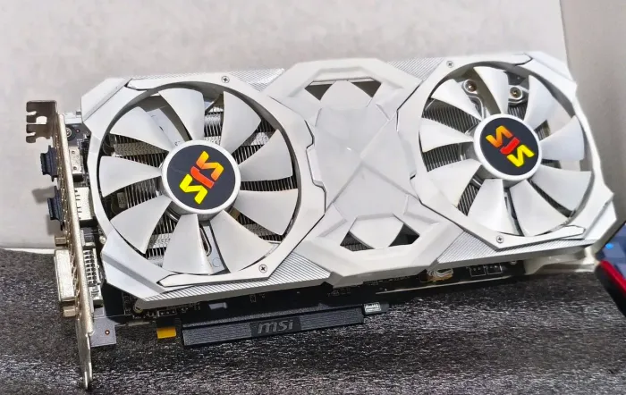 PLACA DE VIDEO RX580 8GB VRAM. MUITO CONSERVADA *leia a descrição*