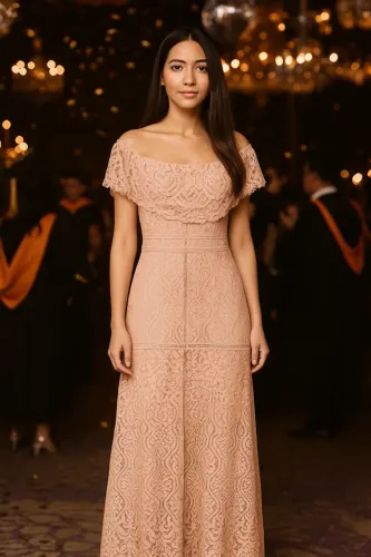 Vestido de renda de festa cor de rosa seco tam M Maria Emília 