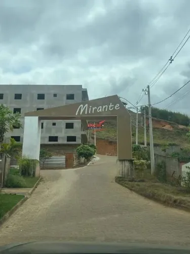 Lote de 300 m² à venda em Jequeri