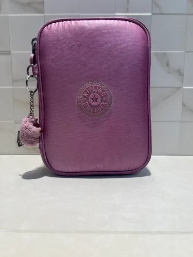 Estojo da Kipling rosa metálico 