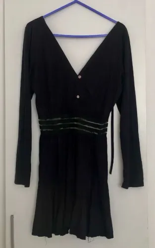 Vestido Preto - Decote V