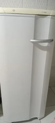 Freezer vertical Eletrolux 