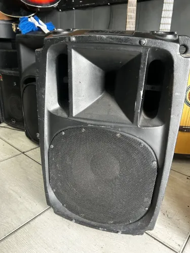 Monitor montarbo no estado, profissional com 400W na oportunidade (aceito trocas)