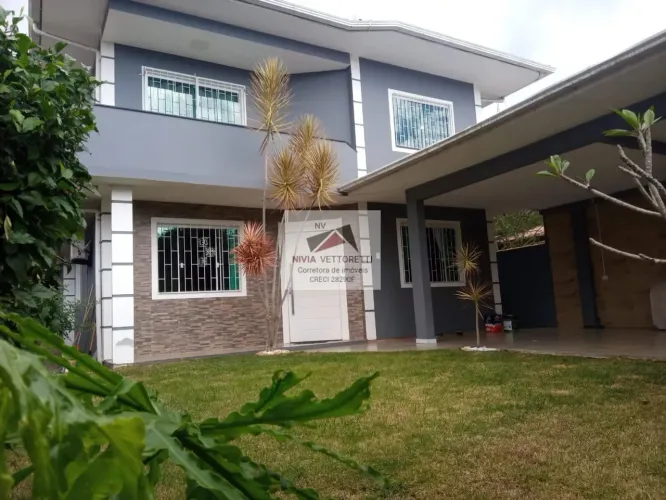 Casa 3 suítes com 245 metros