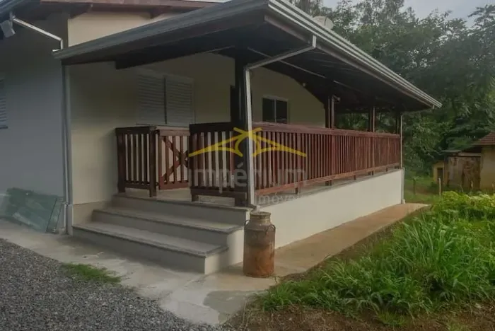 Sítio à Venda em Pocinhos Rio Verde, Caldas/MG - Casa 3 Dormitórios e Amplo Espaço