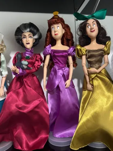 Lote de Bonecas Madrasta e irmas da Cinderela