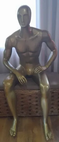 Manequins Dourados