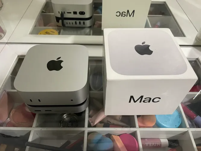 Mac Mini M4 - 16gb/256gb com hub e SSD extra.