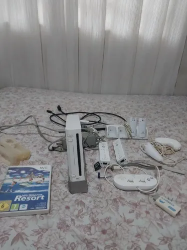 Nintendo wii desbloqueado com controles e jogos