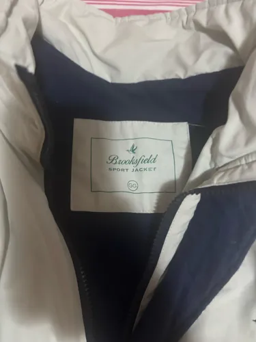 Casaco com capuz embutido brooksfield.