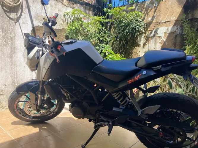 Moto KTM Duke 200