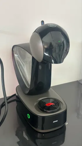 Cafeteira Dolce Gusto Touch automática - pouco uso