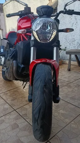 Ducati monster 821