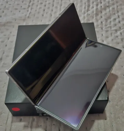 Galaxy z fold 6 512GB +12 GB RAM