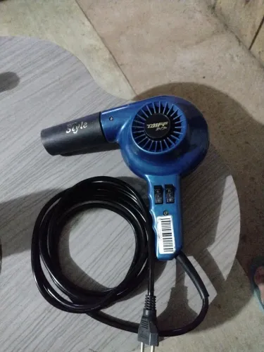 secador de cabelo sim está disponível leia e veja onde é antes de manda msg obrigado...