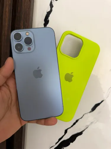 Vendo iPhone 13  pro Max  funcionando perfeitamente 