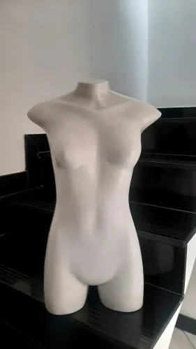 Manequim busto perninha 