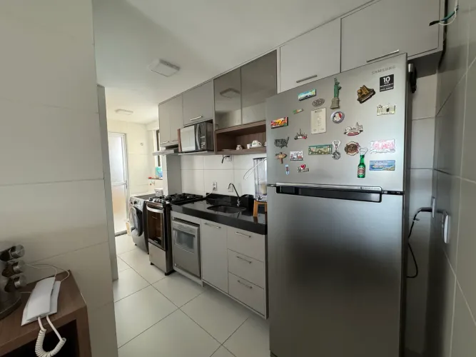 Vendo Pia de Mármore com torneira Preta 