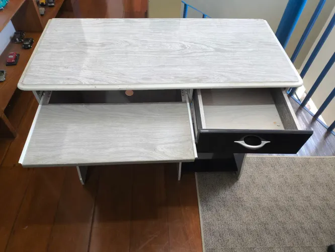 Mesa computador/escrivaninha com gaveta