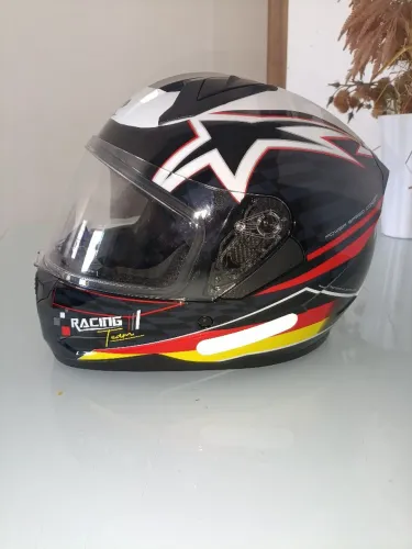 Capacete Race tech poucos dias de comprado