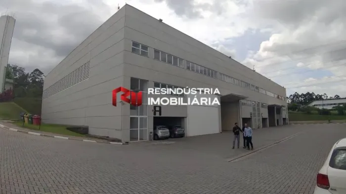 Condomínio Galpões 882 m² Locação em Cajamar - SP.