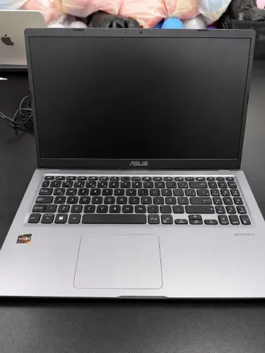 ASUS M515D com AMD Ryzen 5 3500U