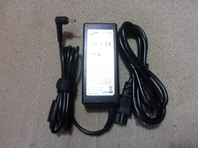 Carregador Original para Notebook Samsung bico fino apenas R$180
