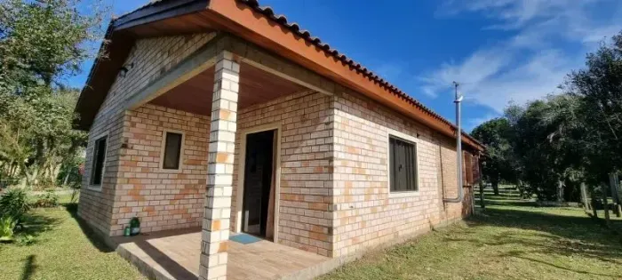 Velleda oferece espetacular sítio com piscina em condomínio fechado em Águas Claras