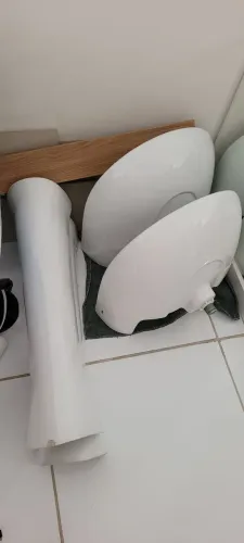 Pias de louça usadas