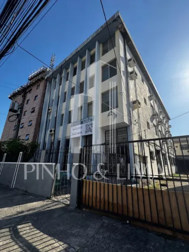 Prédio comercial p/ venda na Travessa Piedade: 3.400 m² e 20 salas