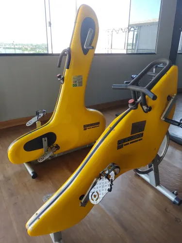 Equipamentos de musculação 