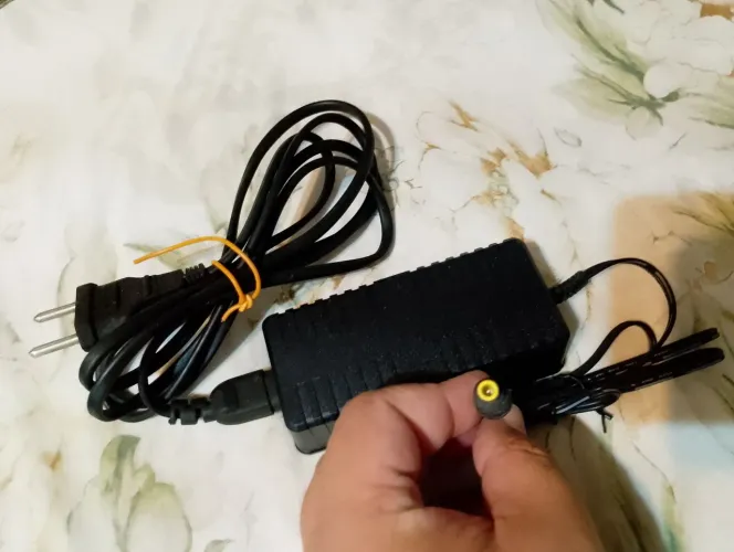 Carregador para notebook normal