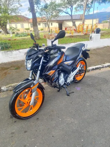 Vendo Twister 250 ano 2021 - Conservada!