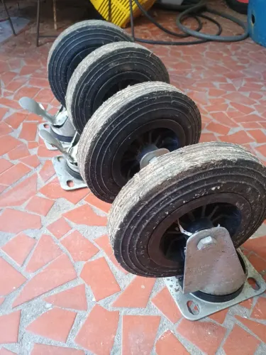 Rodas para baú. 20 cm