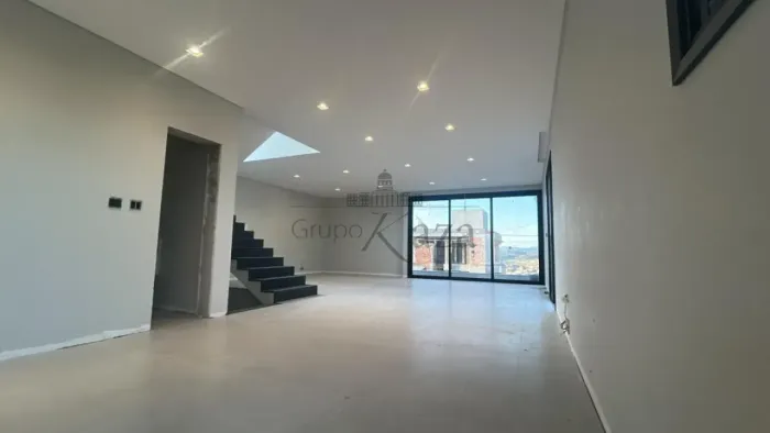 Casa em Condomínio - Terras Alpha - Urbanova - 4 Suítes - 330m².